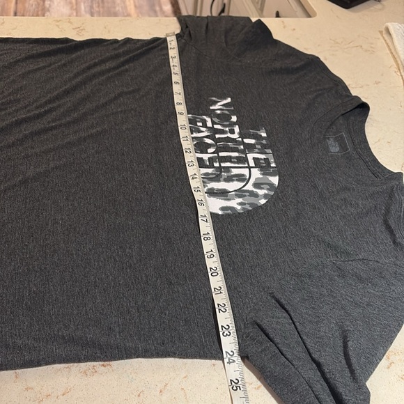 The North Face leopard print logo long sleeved T-shirt SZ XXL - Picture 6 of 7